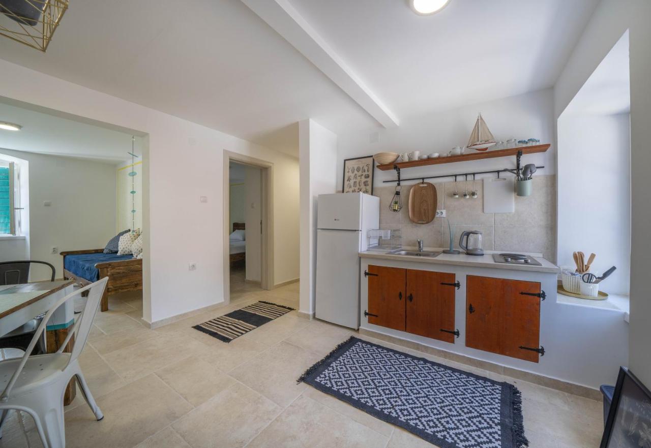 Apartments Oliva Risan Exterior photo